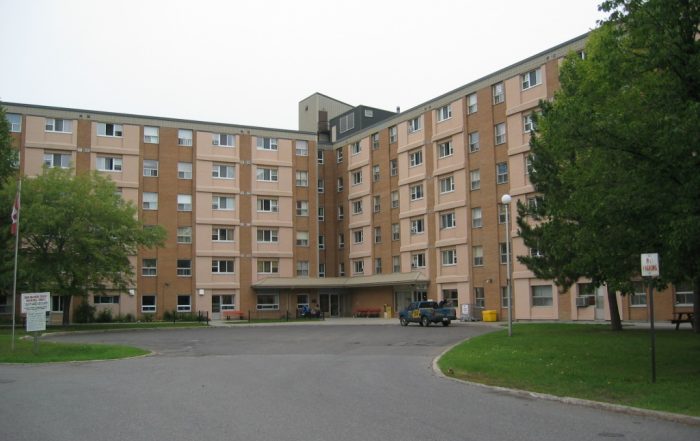 Photo of the exterior of McIvor Court, Thunder Bay (TBDSSAB)