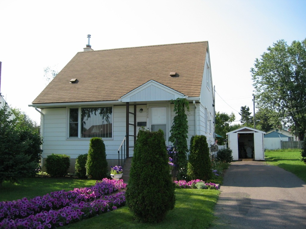 Isabella, Ridgeway St, McGregor Ave. The District of Thunder Bay