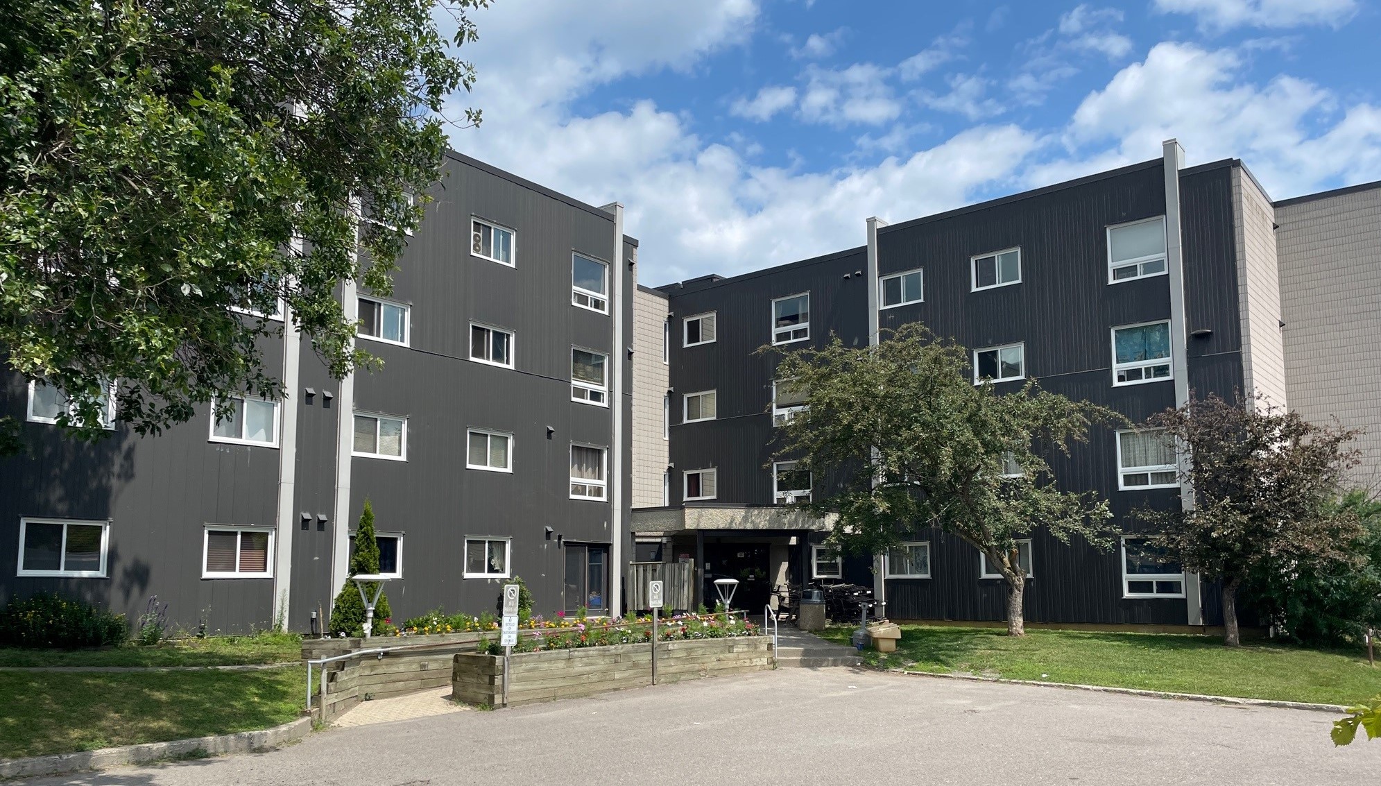 Glenwood Court