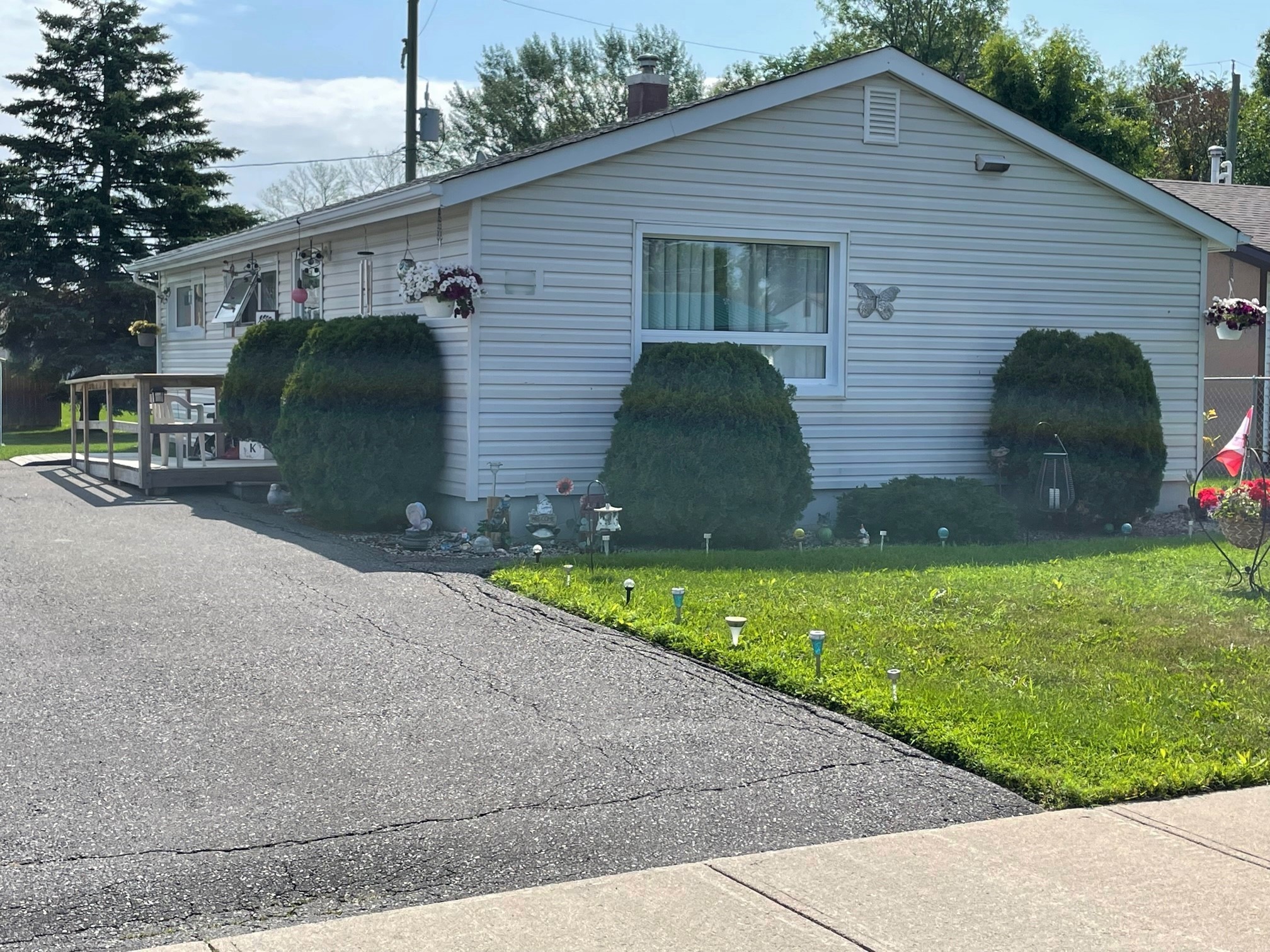 Ruskin Crescent (Multiple Units)